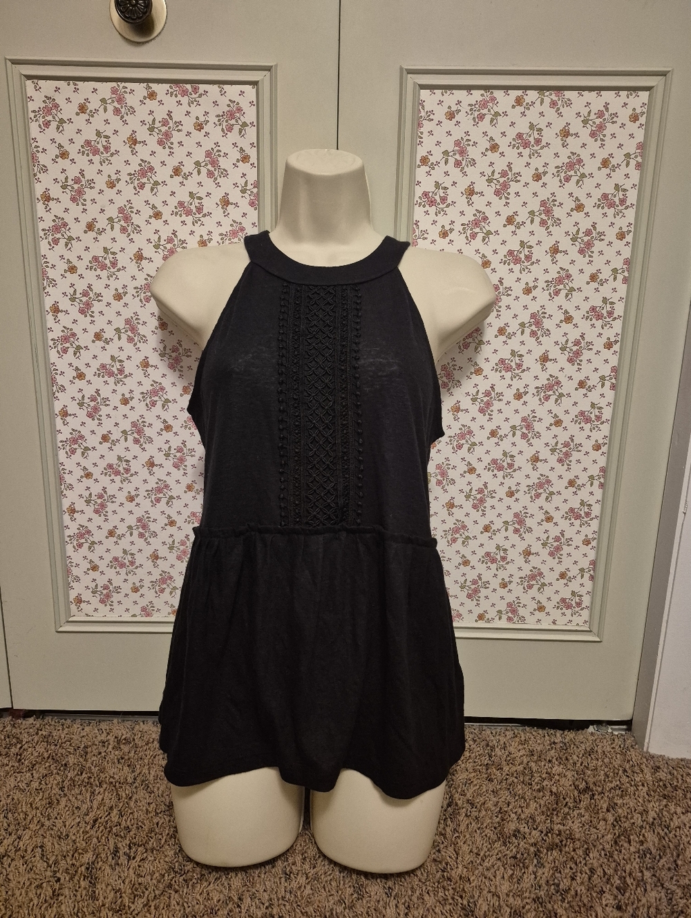 New Old Navy Black Crochet-Front Peplum Tank Size S